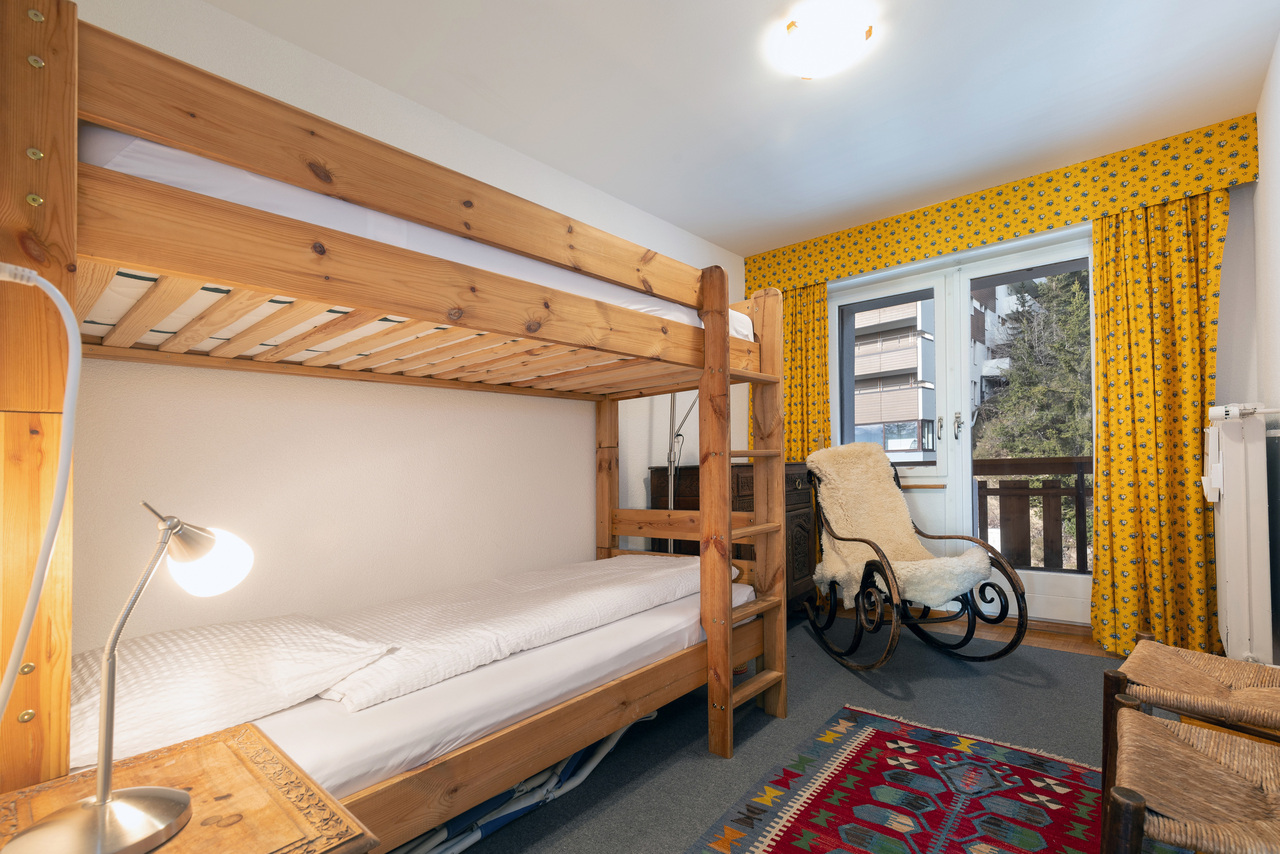 5 rooms apartment
