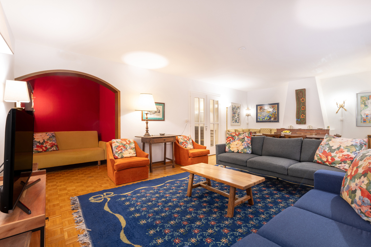 5 rooms apartment