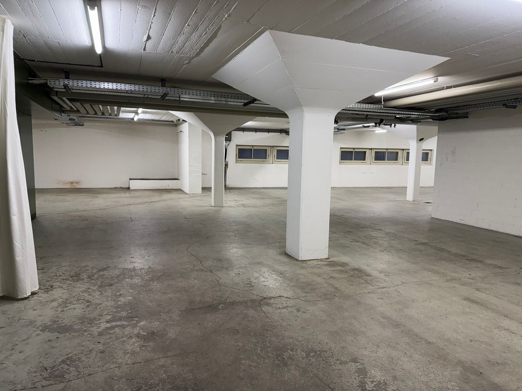 Local de stockage de 200m²