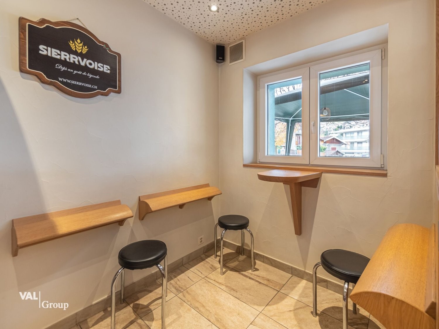 98m² negozio