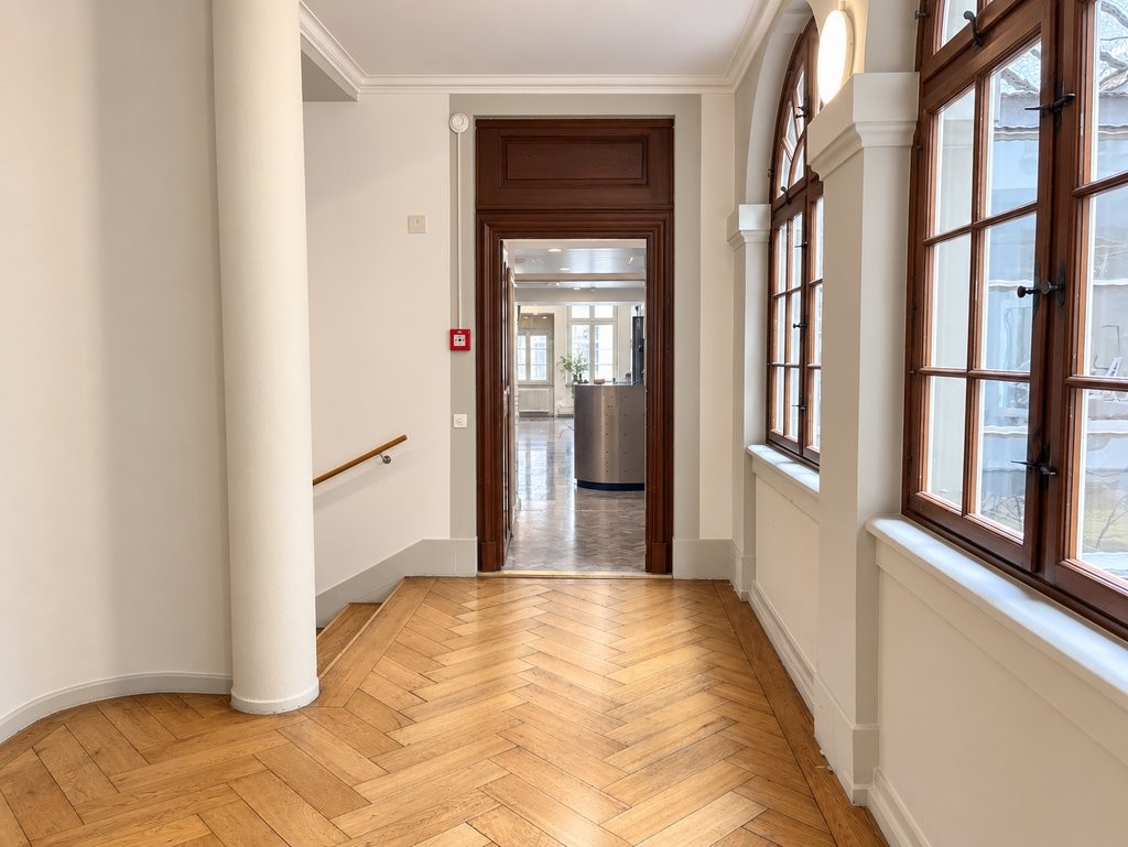 74m² commercial, photo 2 of 5