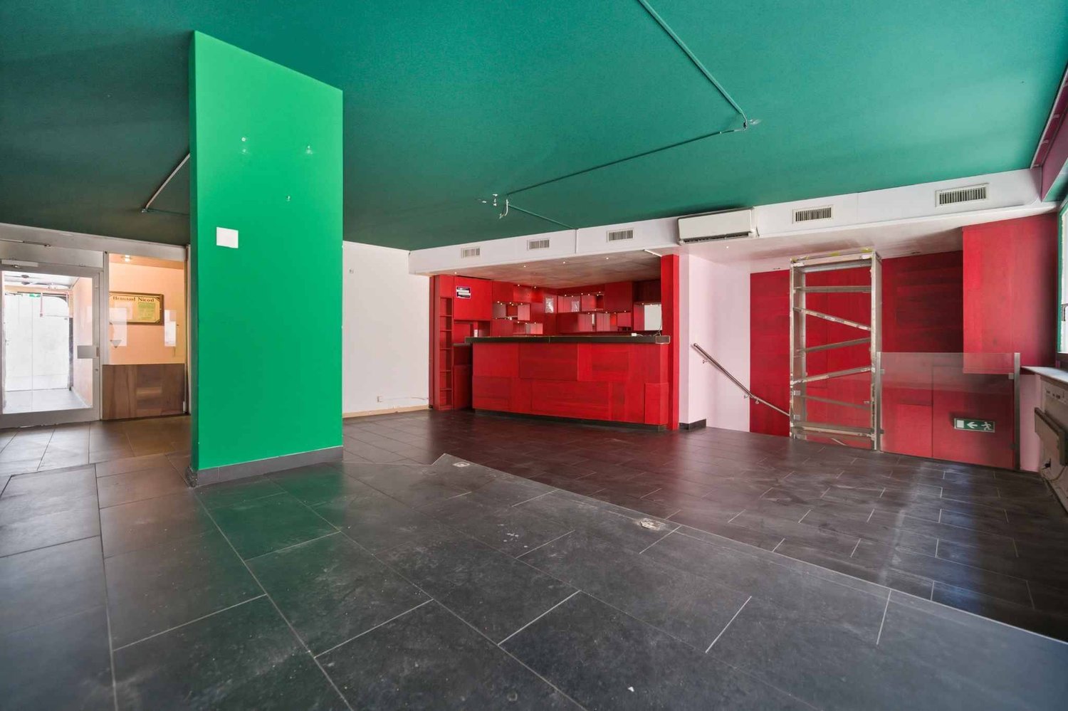 113m² restaurant, photo 2 of 6