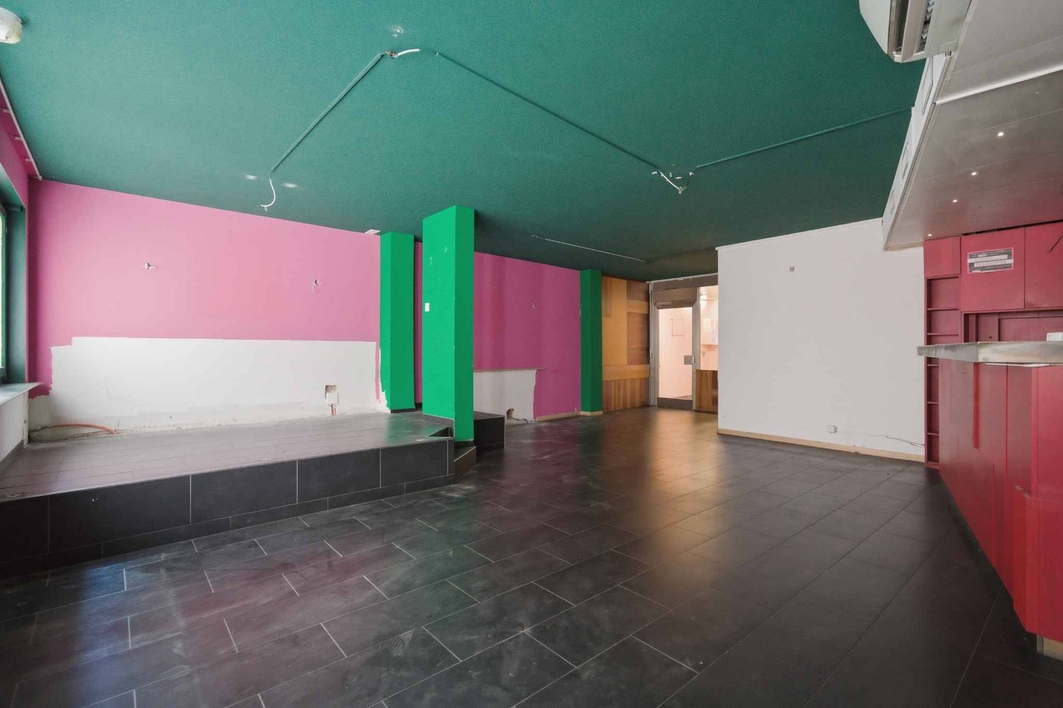 113m² restaurant, photo 3 of 6
