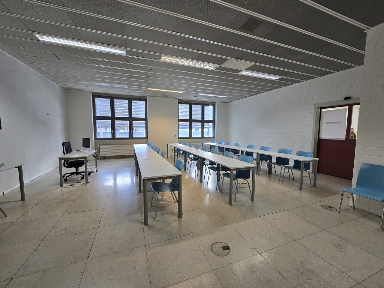 418m² office, photo 3 of 6