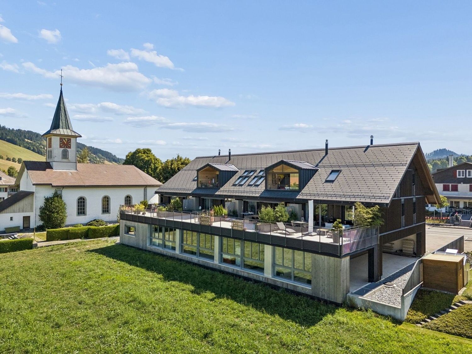 655m² commercial, photo 2 of 10