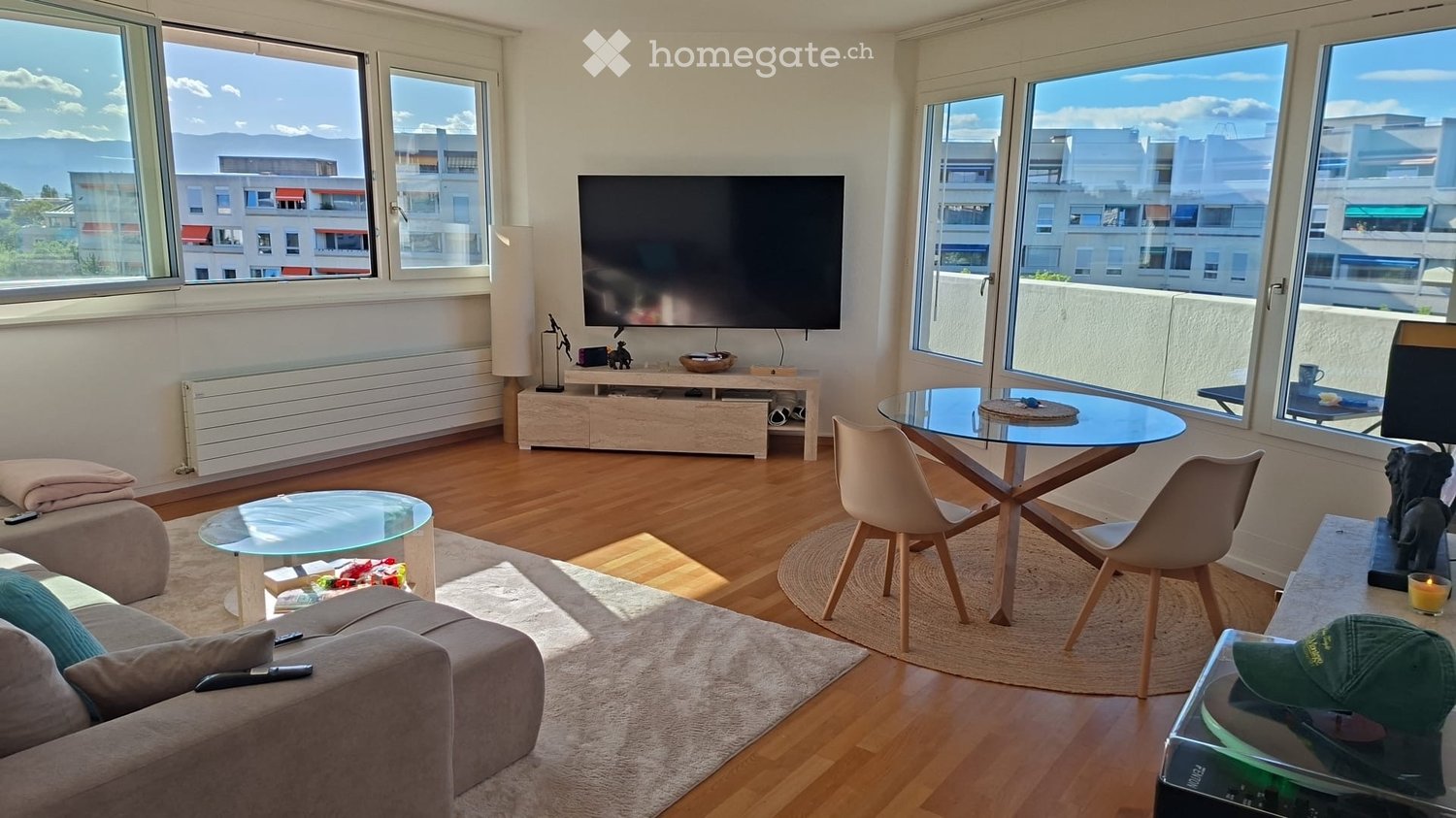 5 rooms apartment