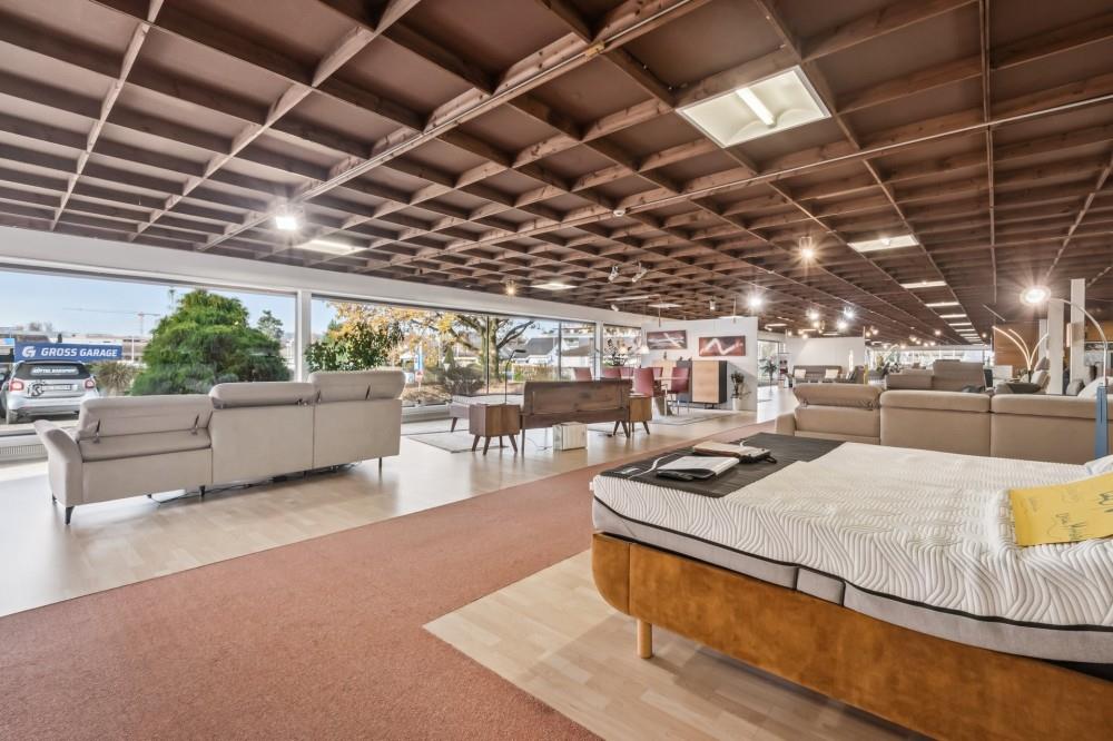 Magasin de 1000m²