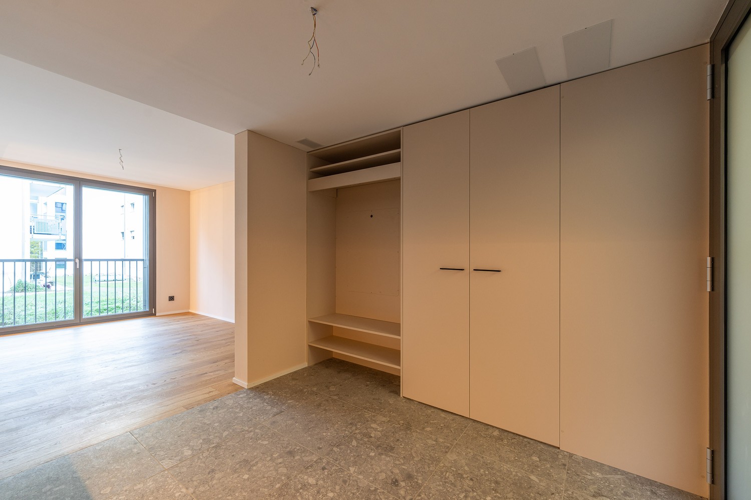 1 room studio, photo 1 of 7