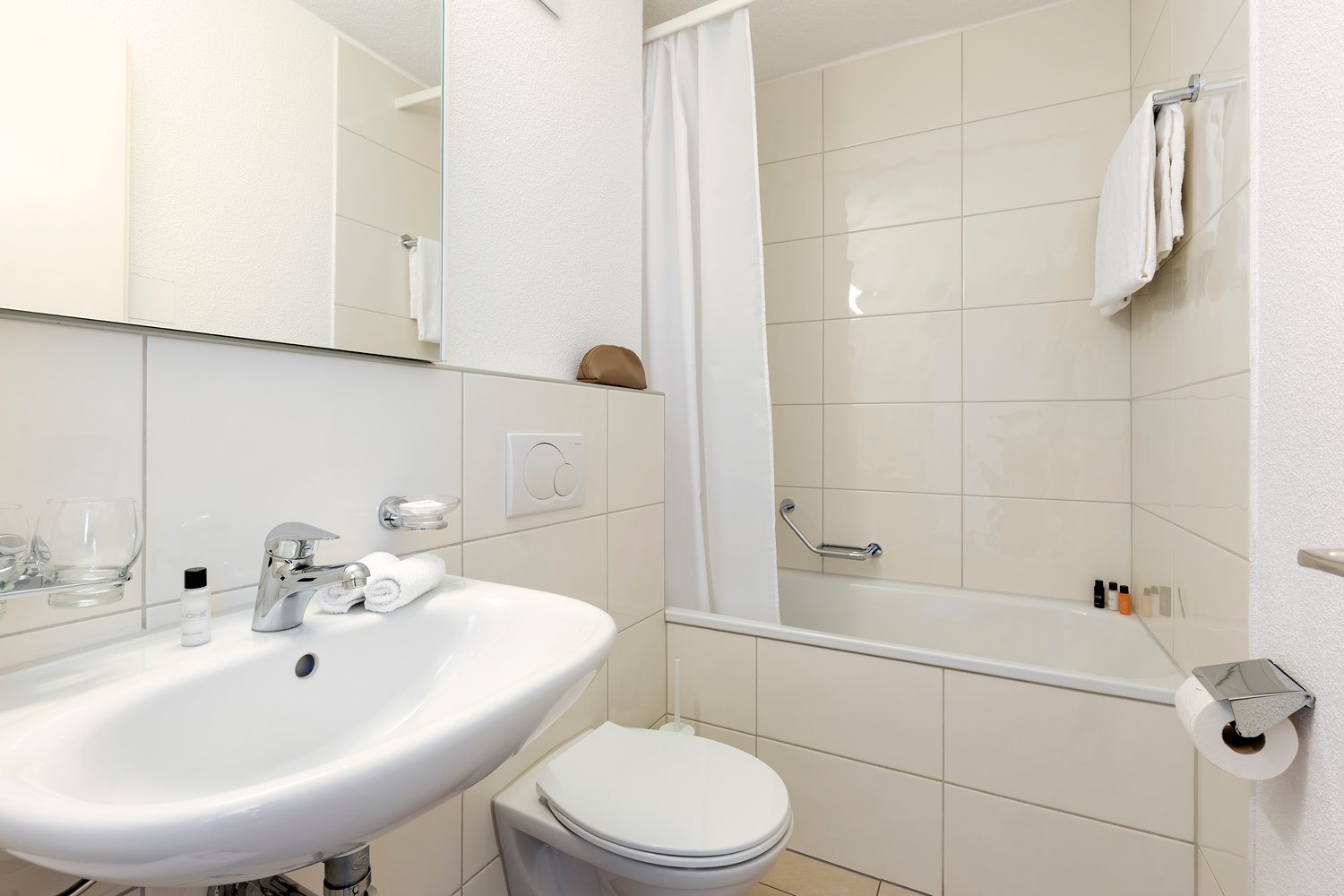 3-Zimmer-Wohnung möbliert