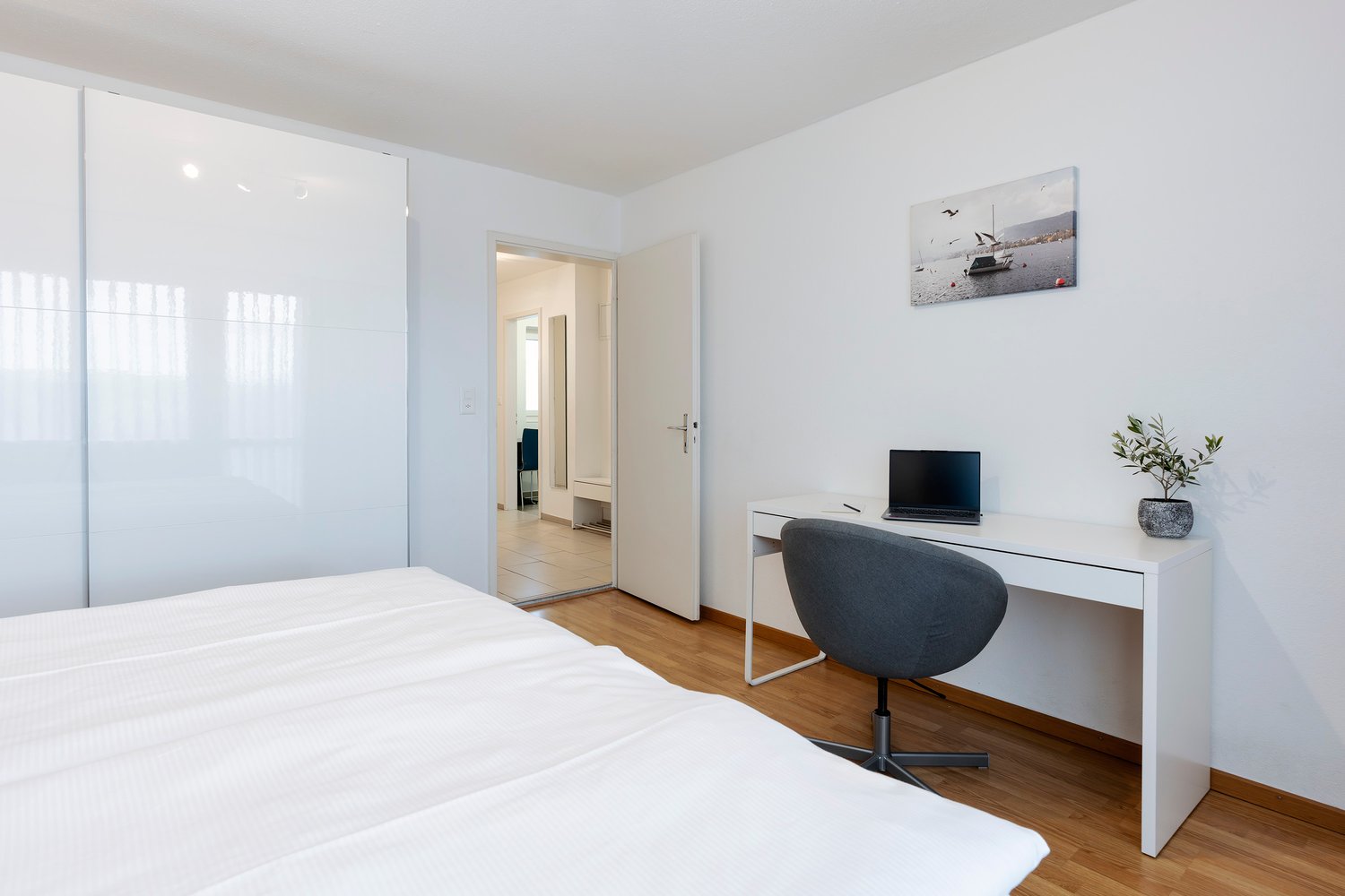 3-Zimmer-Wohnung möbliert
