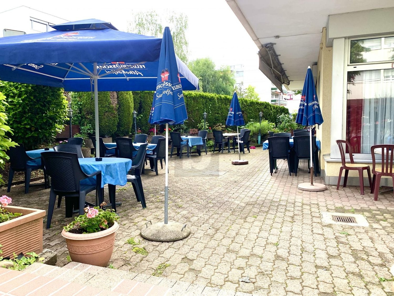 99m² restaurant, photo 1 of 3