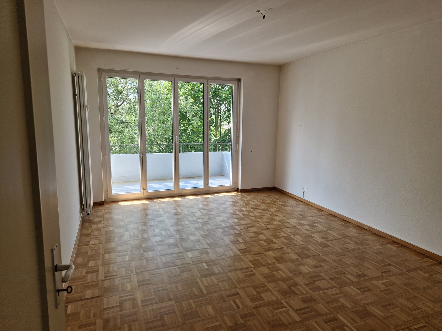 5 rooms apartment