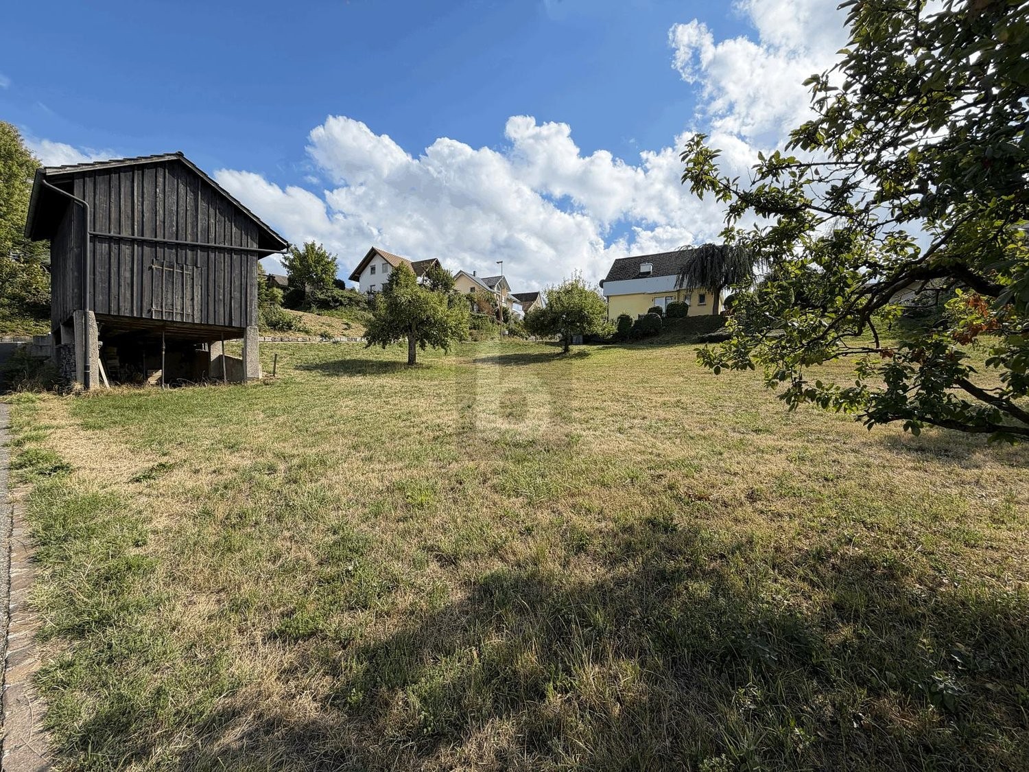 853m² building land, photo 3 of 3