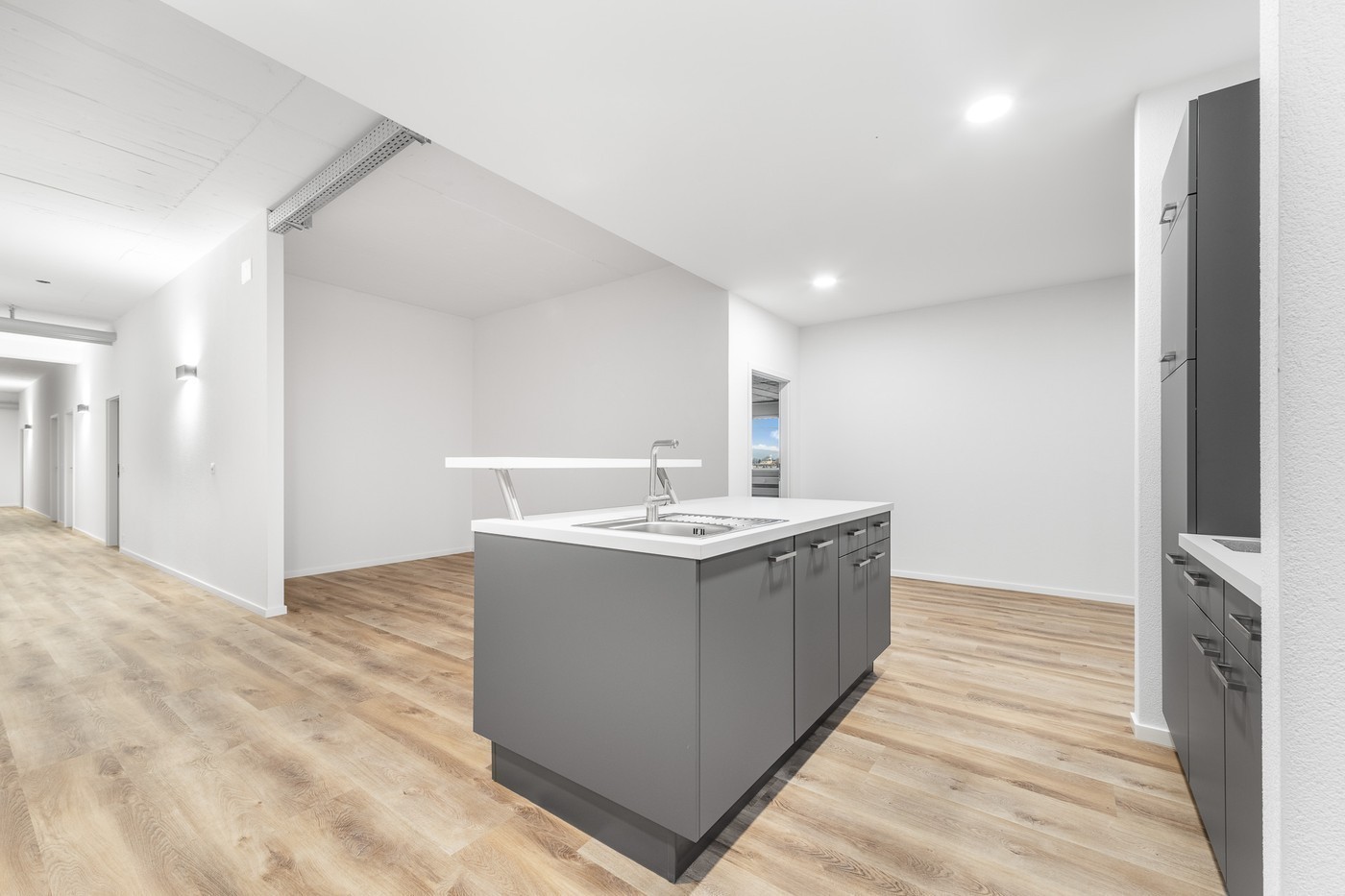 87m² office