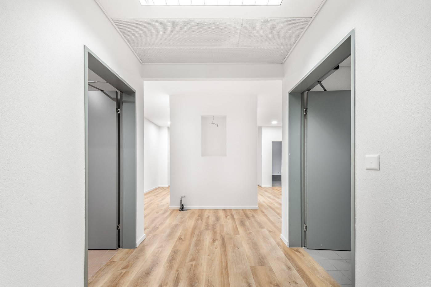 87m² office