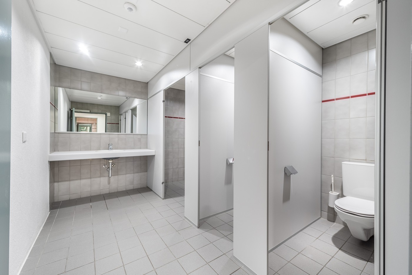 87m² office