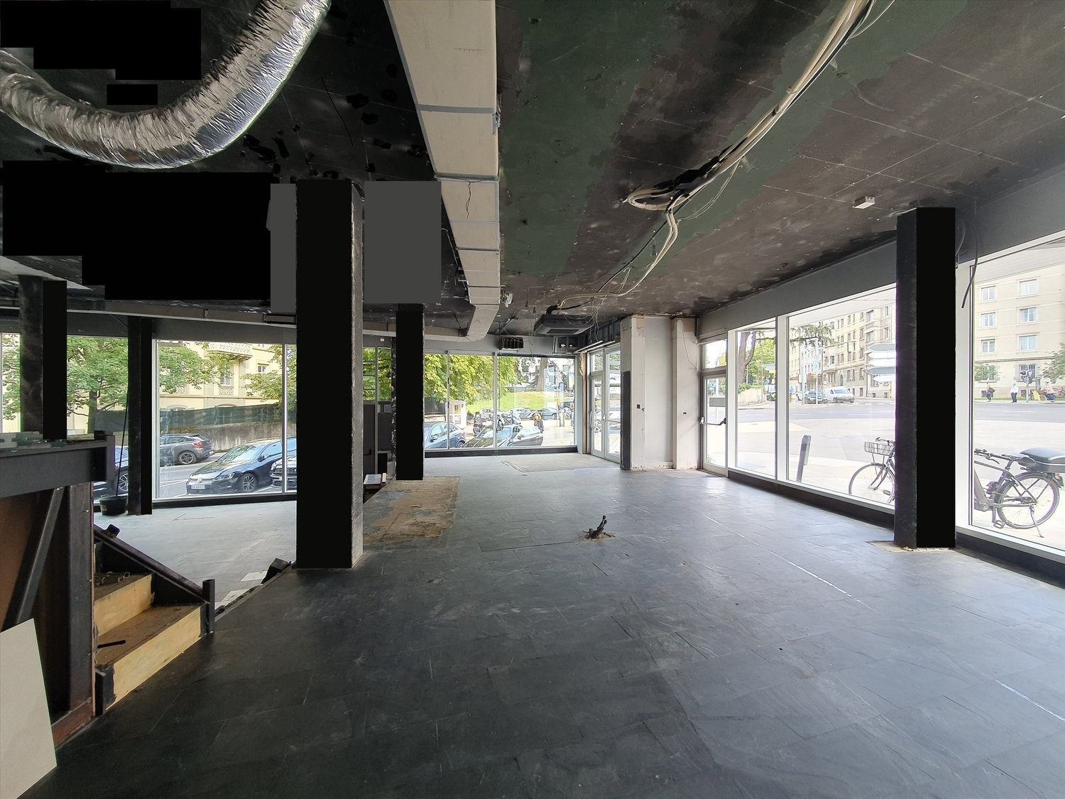 183m² shop, photo 1 of 5