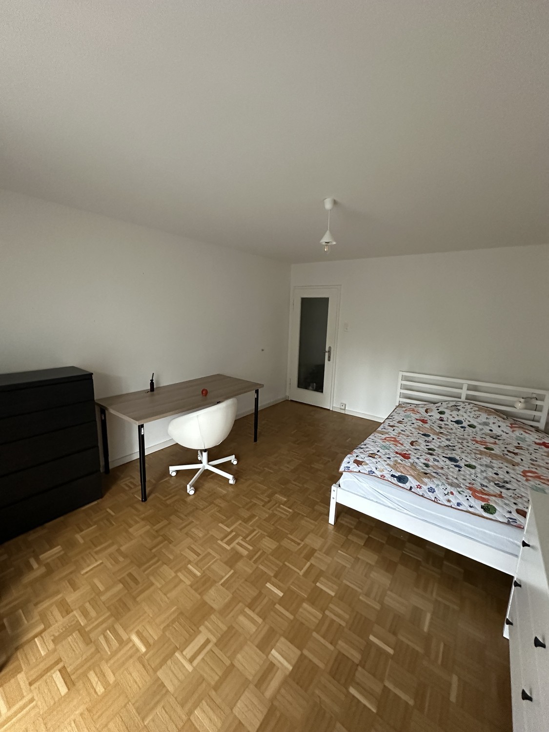 Chambre dans un appartement partagé