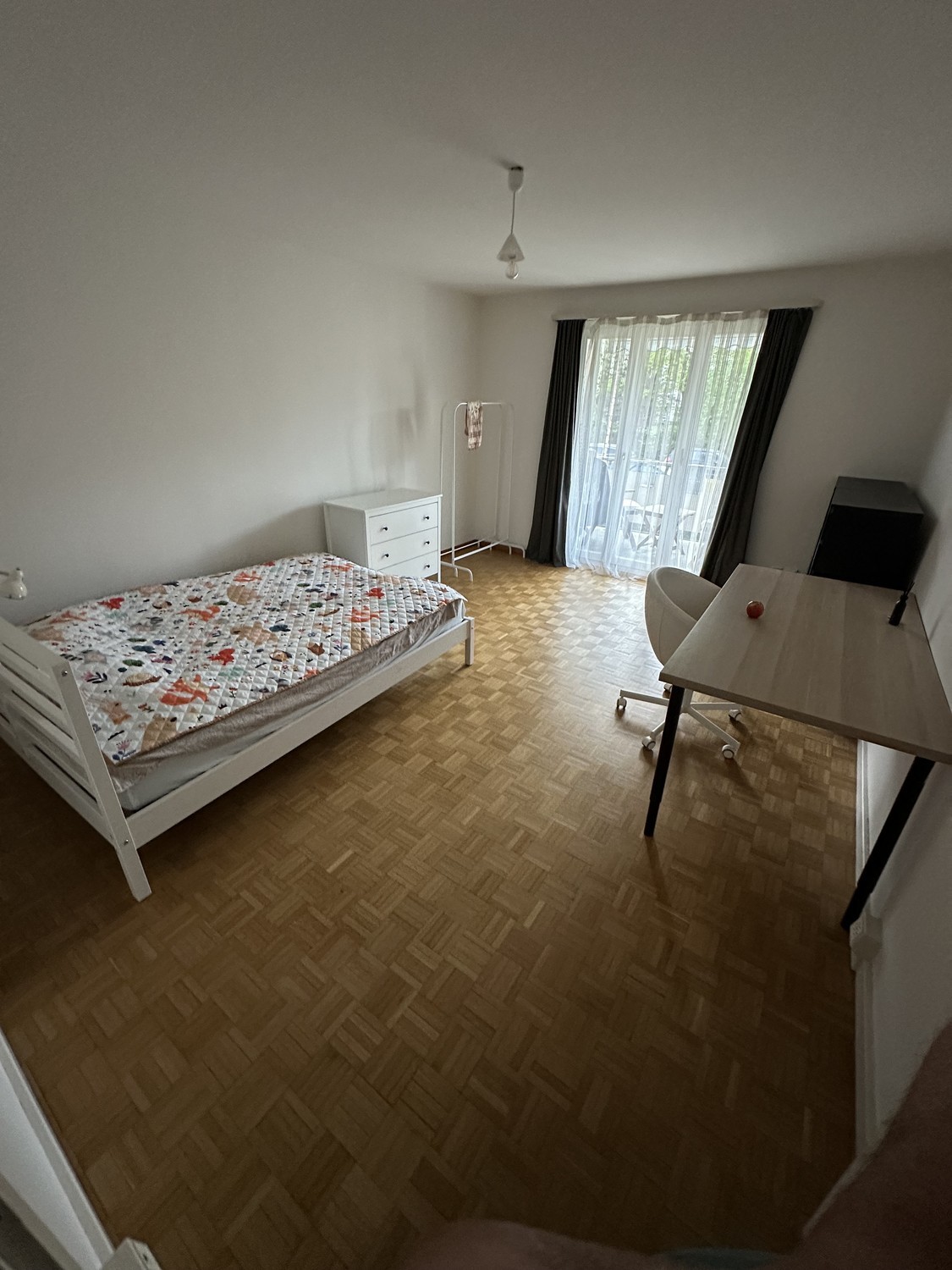 Chambre dans un appartement partagé