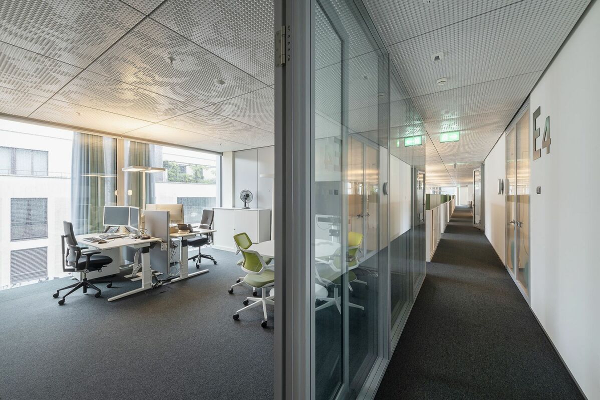 1400m² office