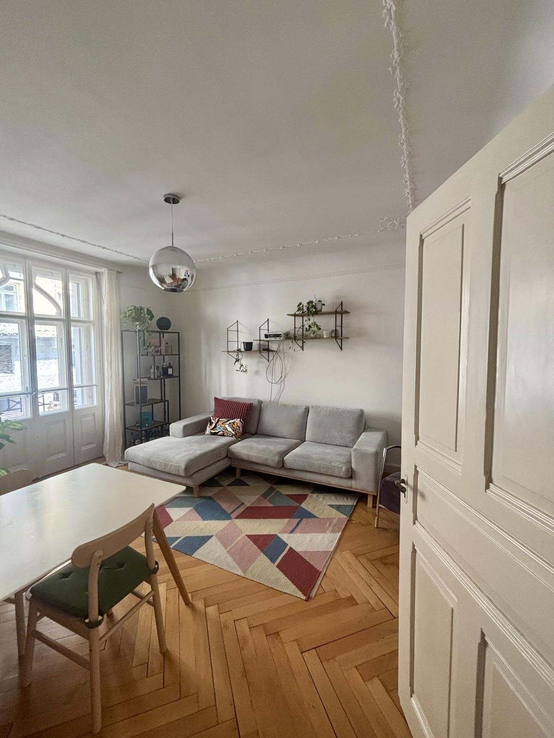 Chambre dans un appartement partagé