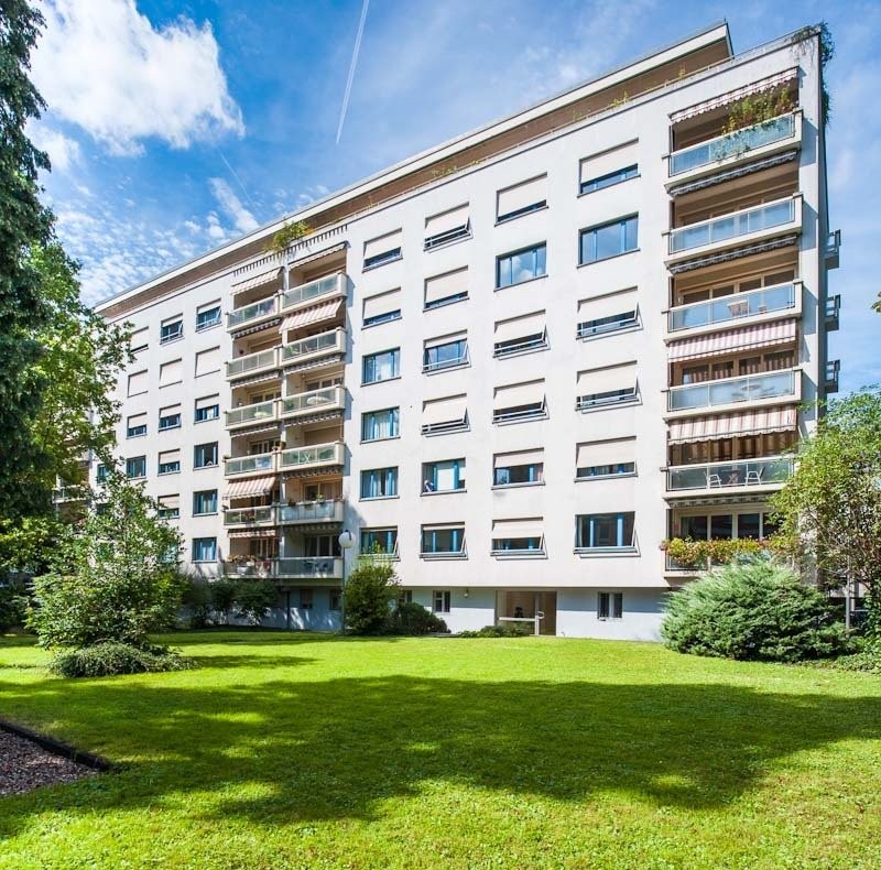 5 rooms apartment