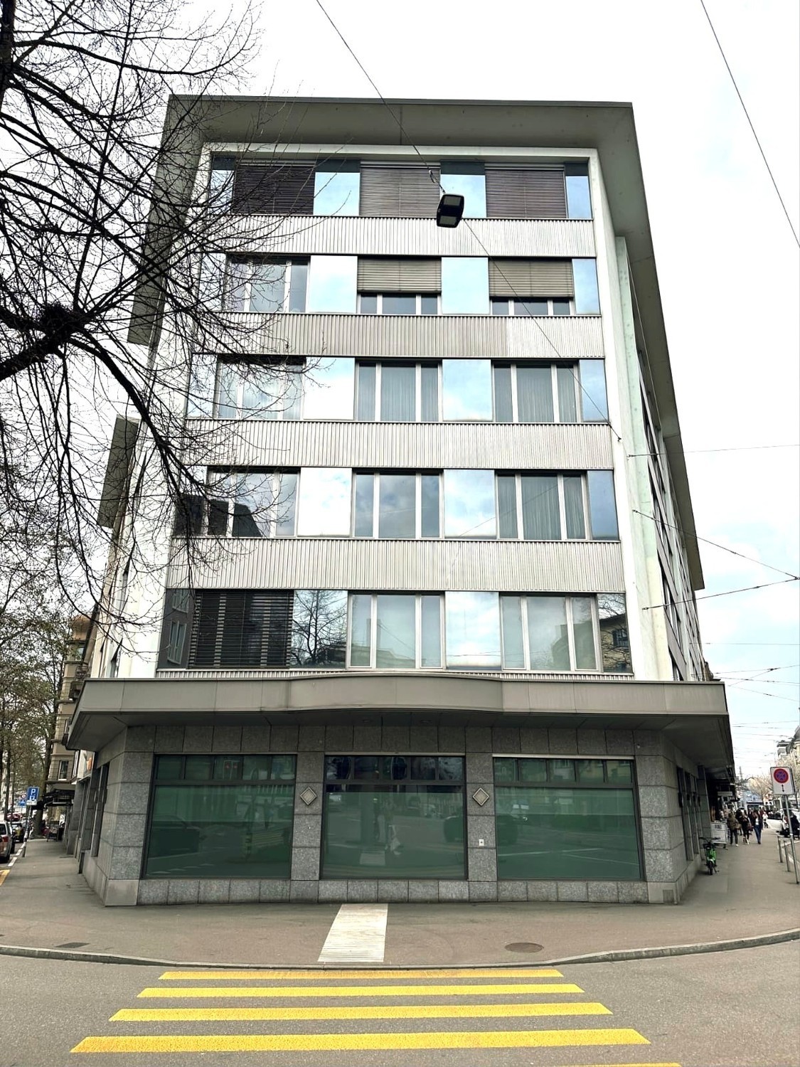 241m² office, photo 2 of 3