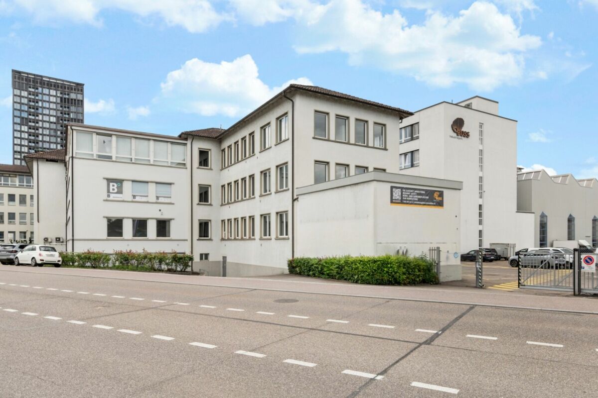 388m² commercial, photo 1 of 10