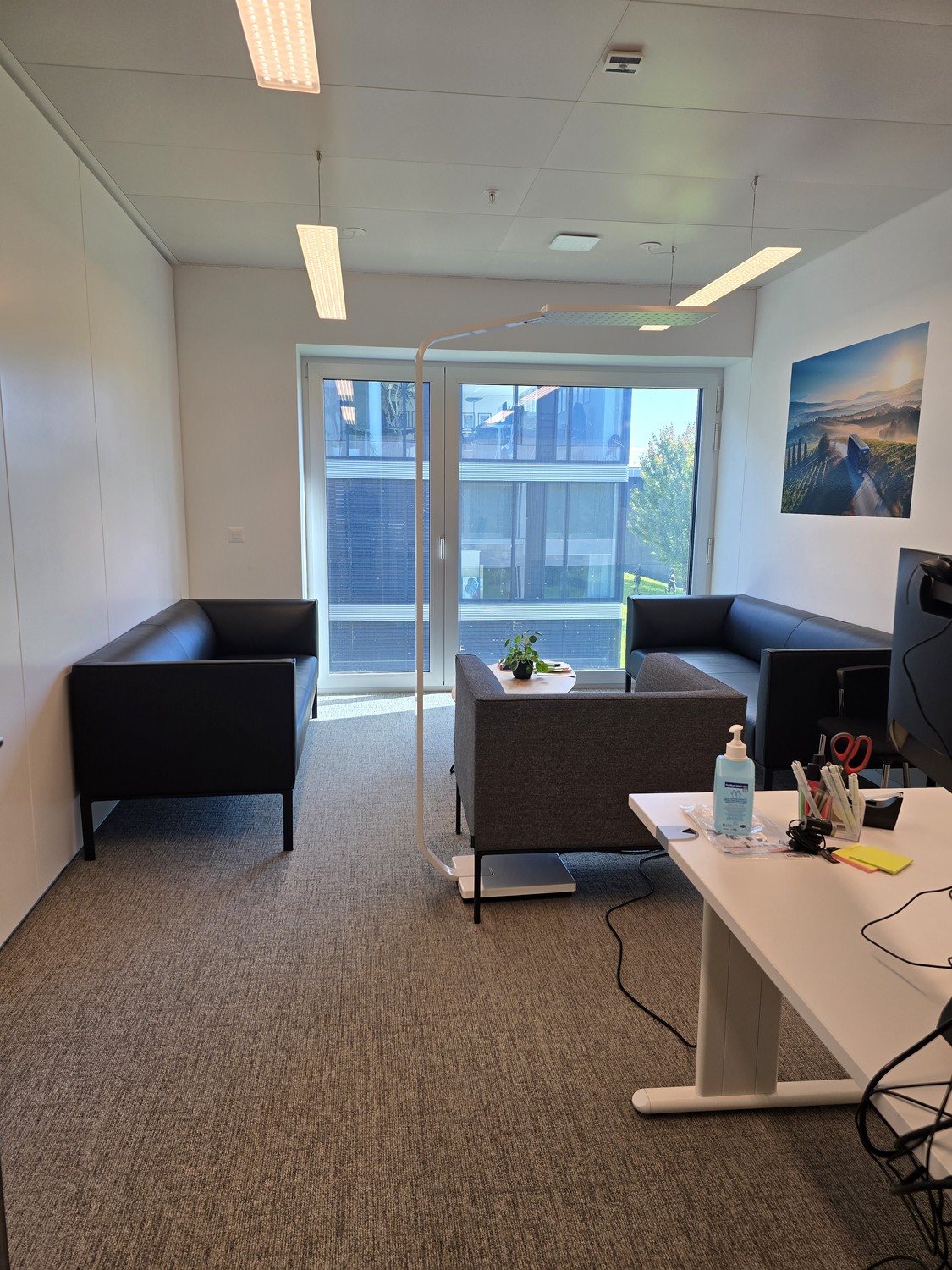 Office, photo 4 of 5