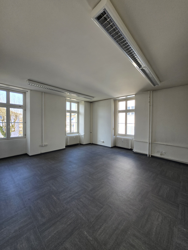 224m² office, photo 2 of 8