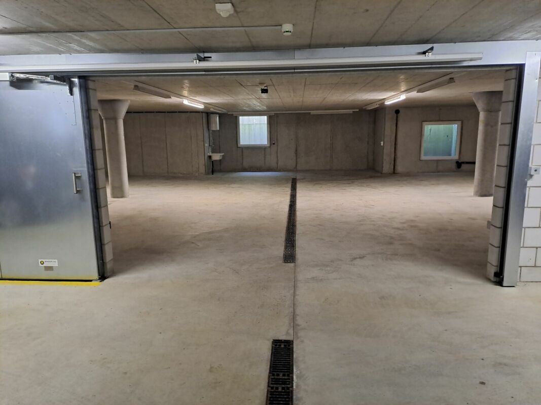 175m² open slot, photo 2 of 3