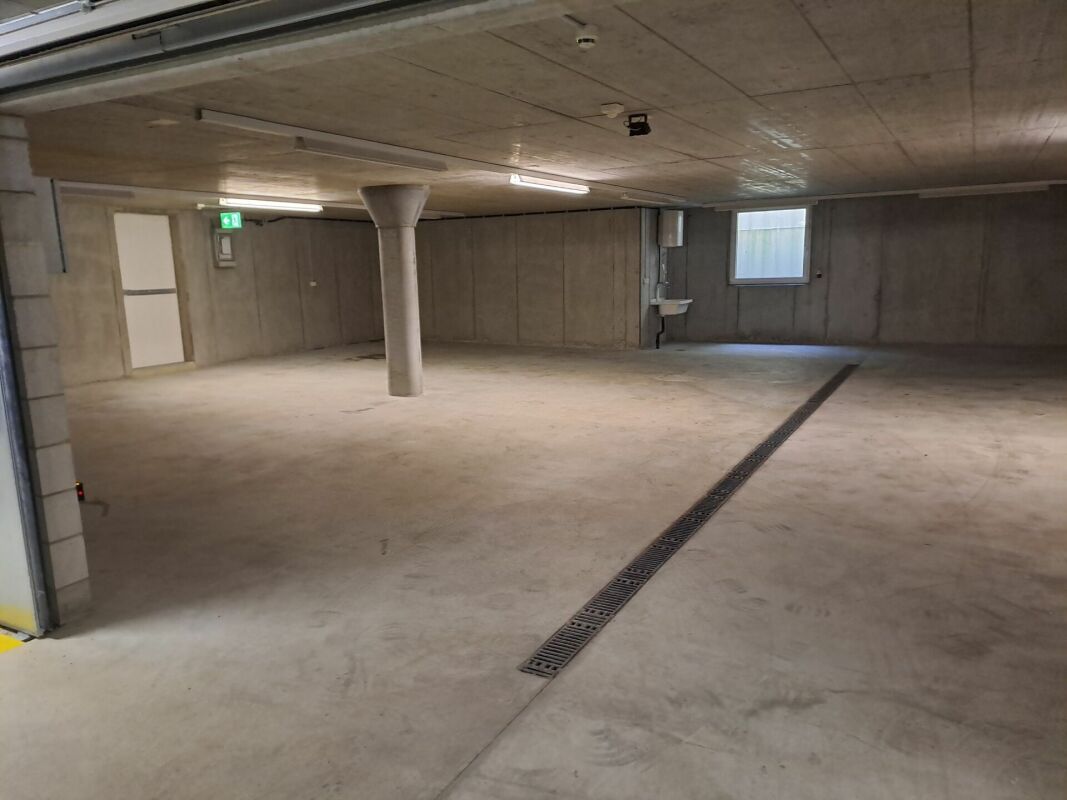 175m² open slot, photo 3 of 3