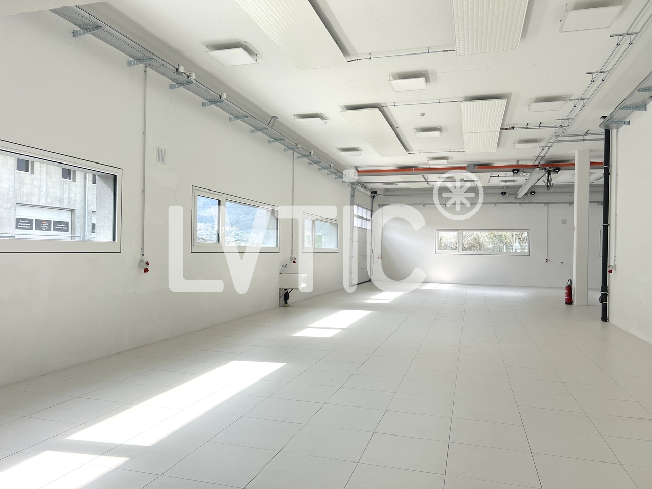 1592m² industrial object, photo 8 of 10