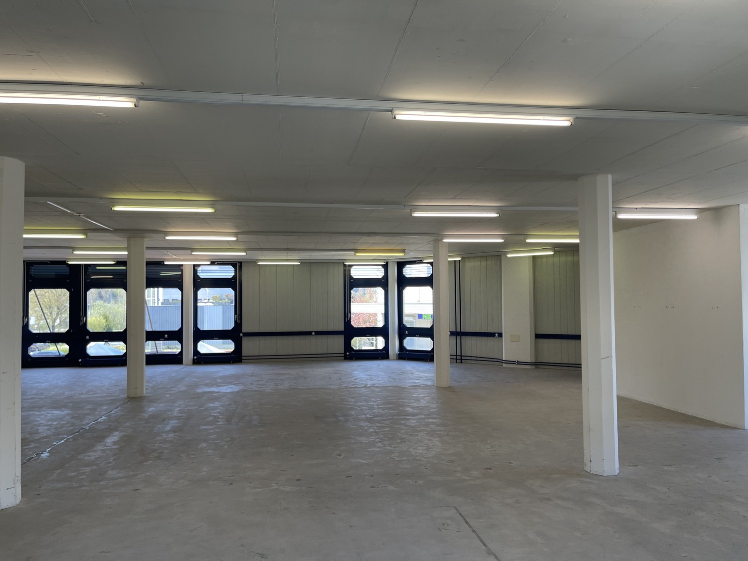 263m² office