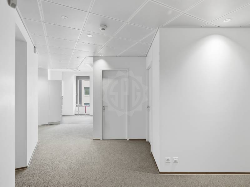 330m² office, photo 6 of 10