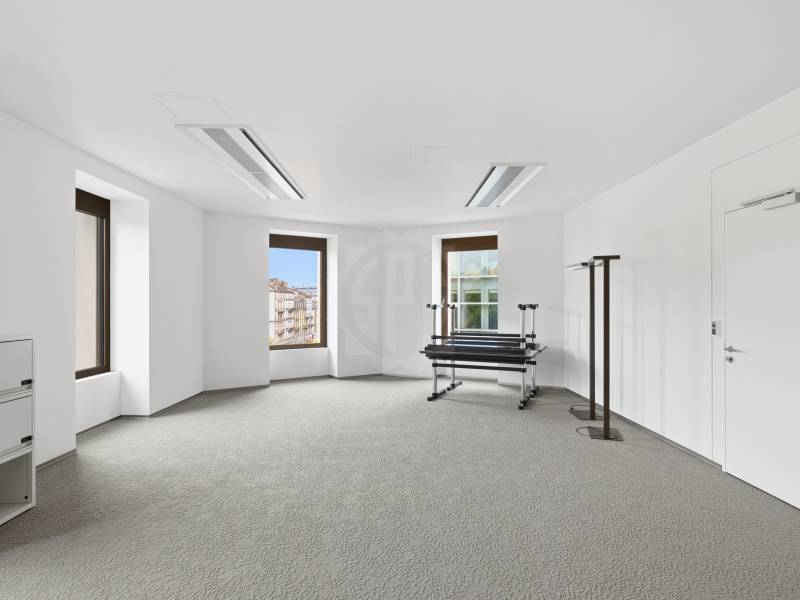 330m² office, photo 5 of 10