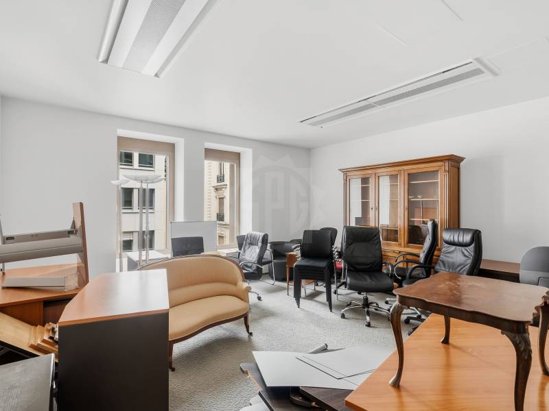330m² office, photo 3 of 10