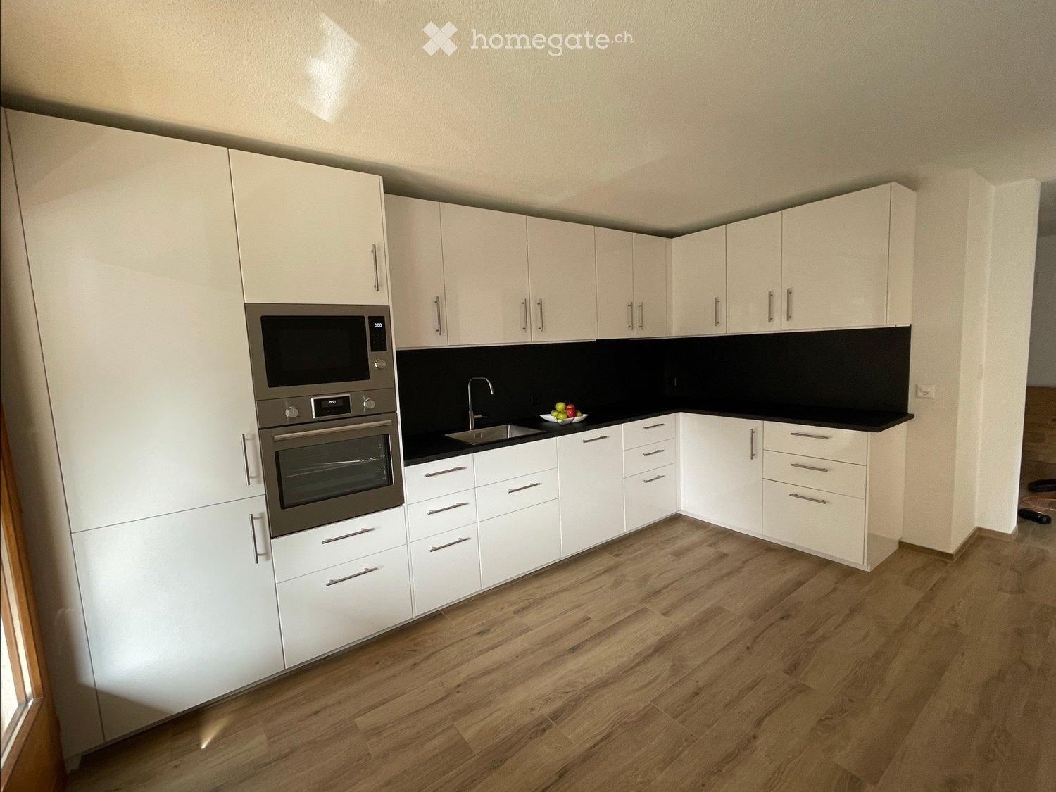 5 rooms apartment