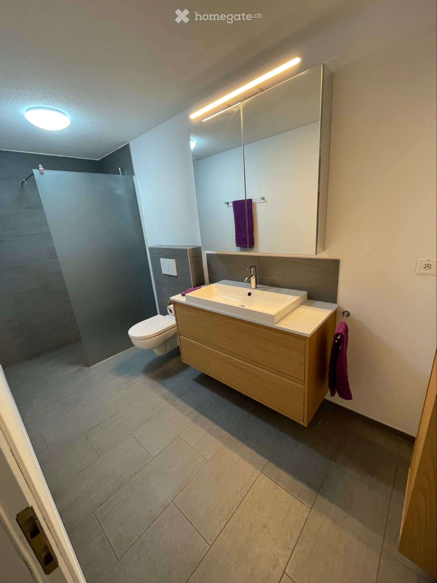 5 rooms apartment