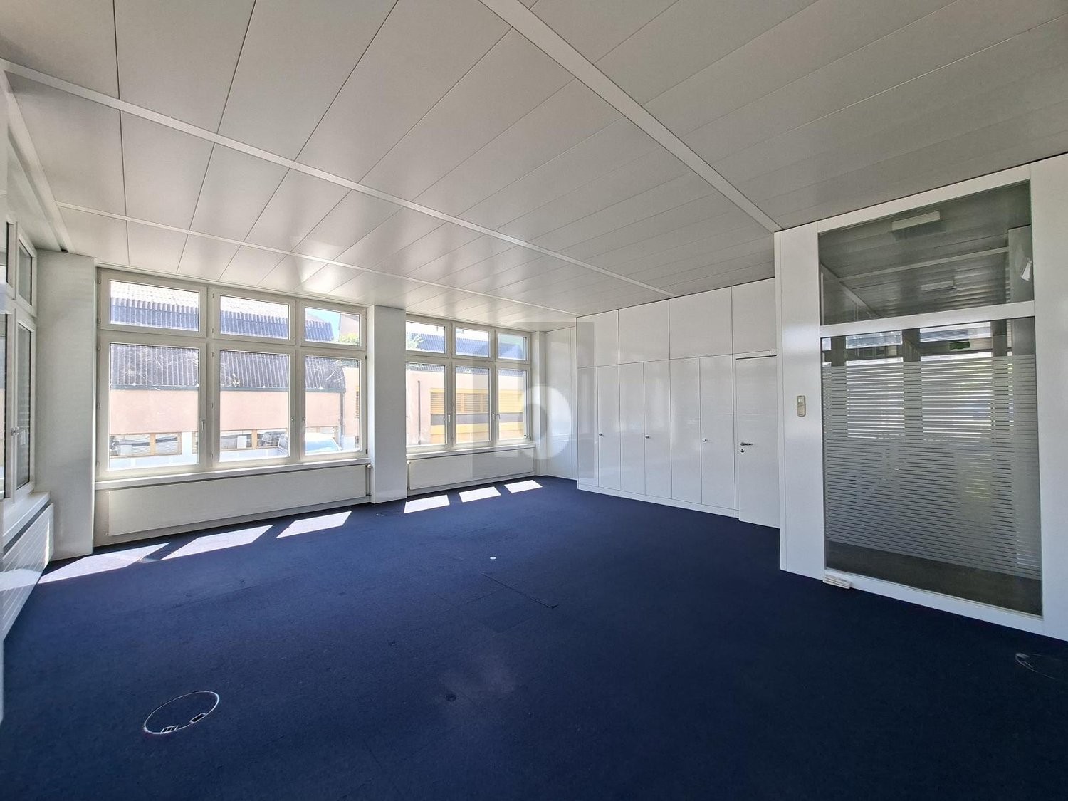 268m² office, photo 2 of 4