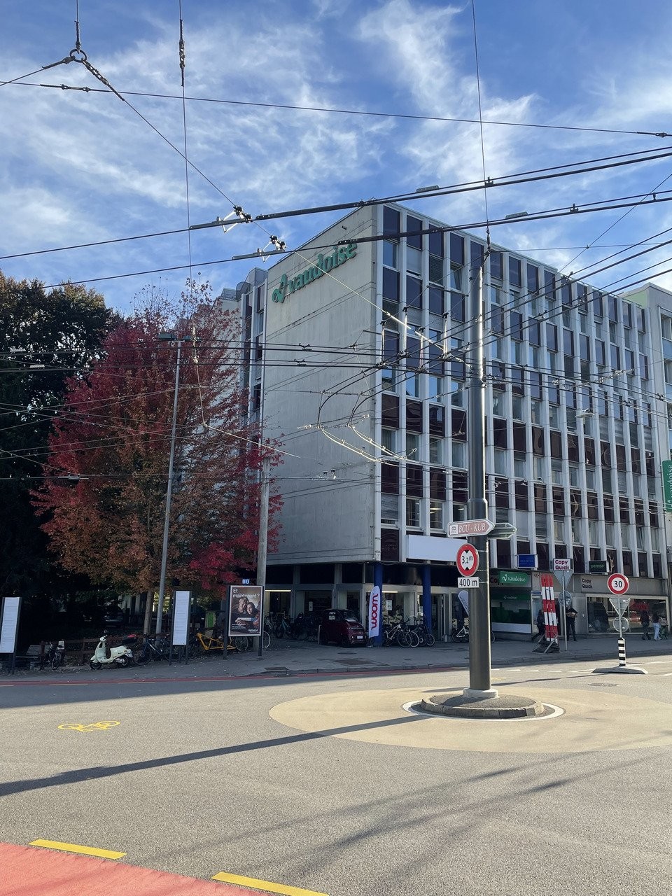 70m² office