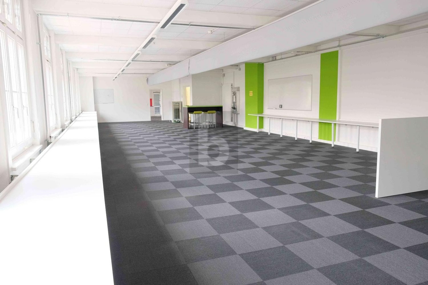 235m² office