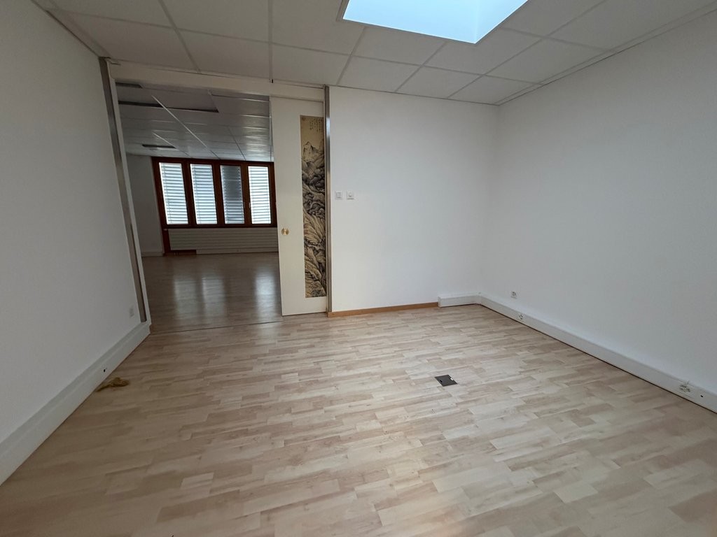 160m² commercial