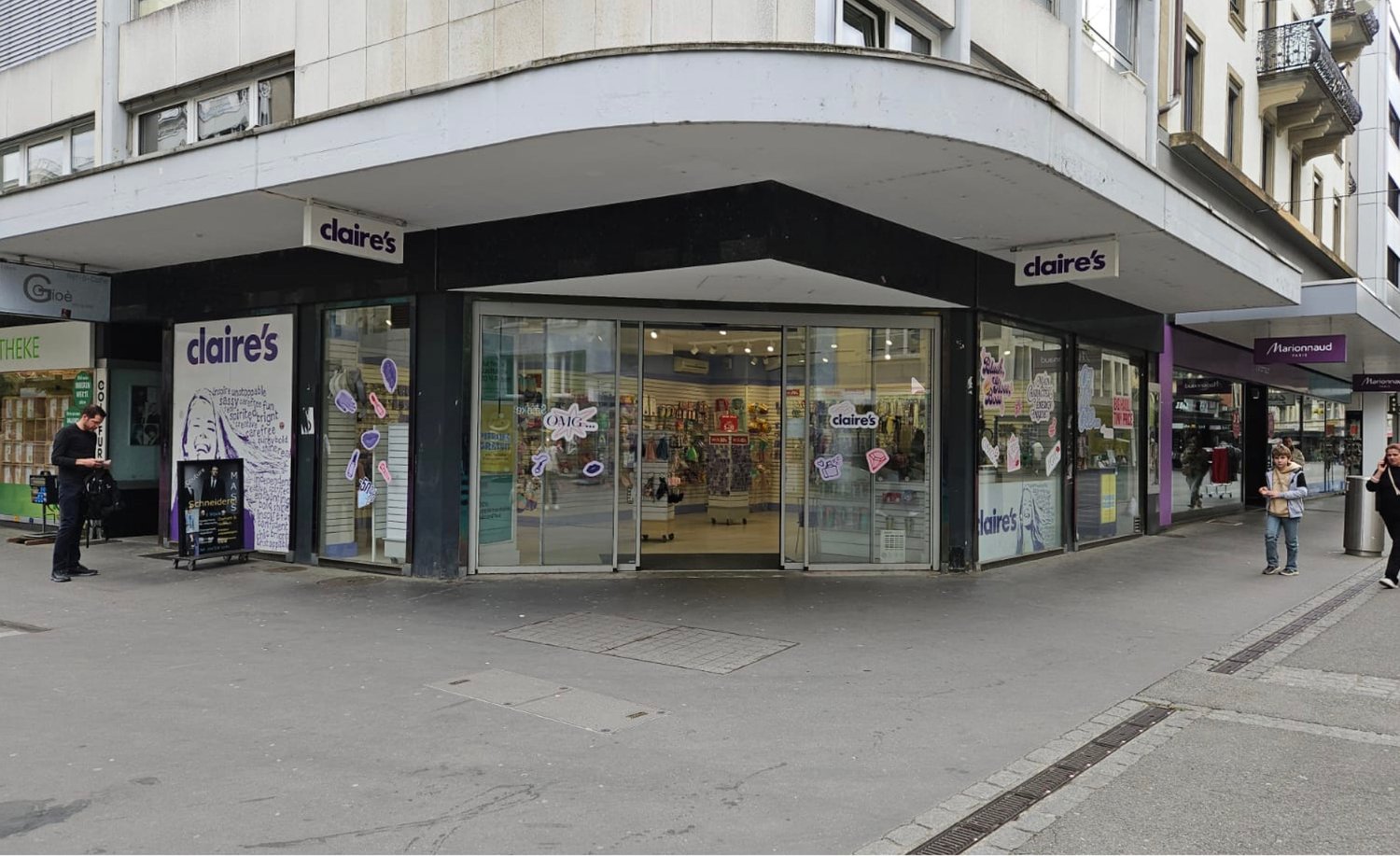 42m² shop