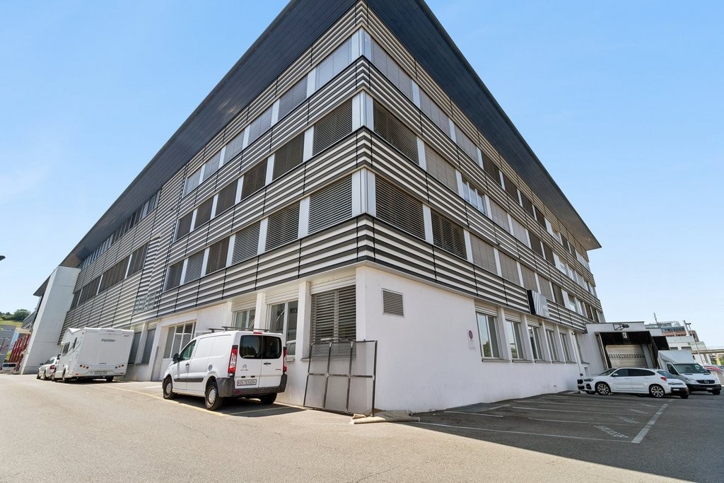 235m² commerciale