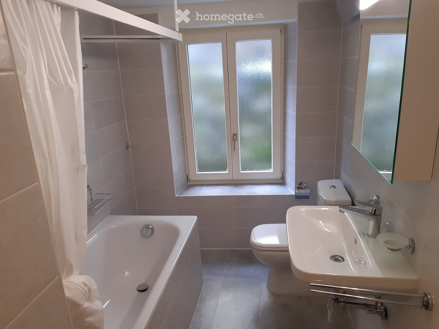 5 rooms apartment